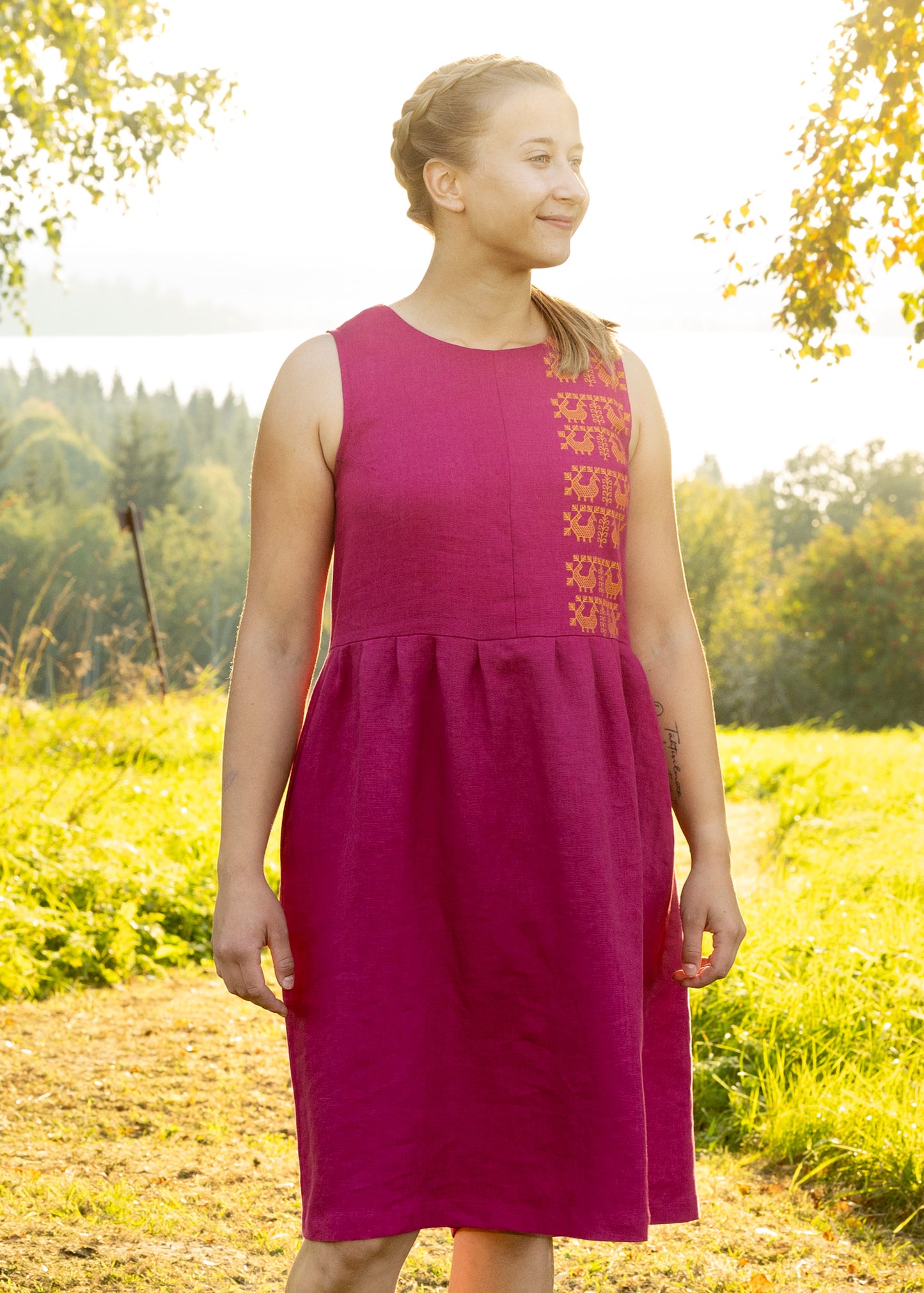 Sarafiina -pellavamekko fuksia