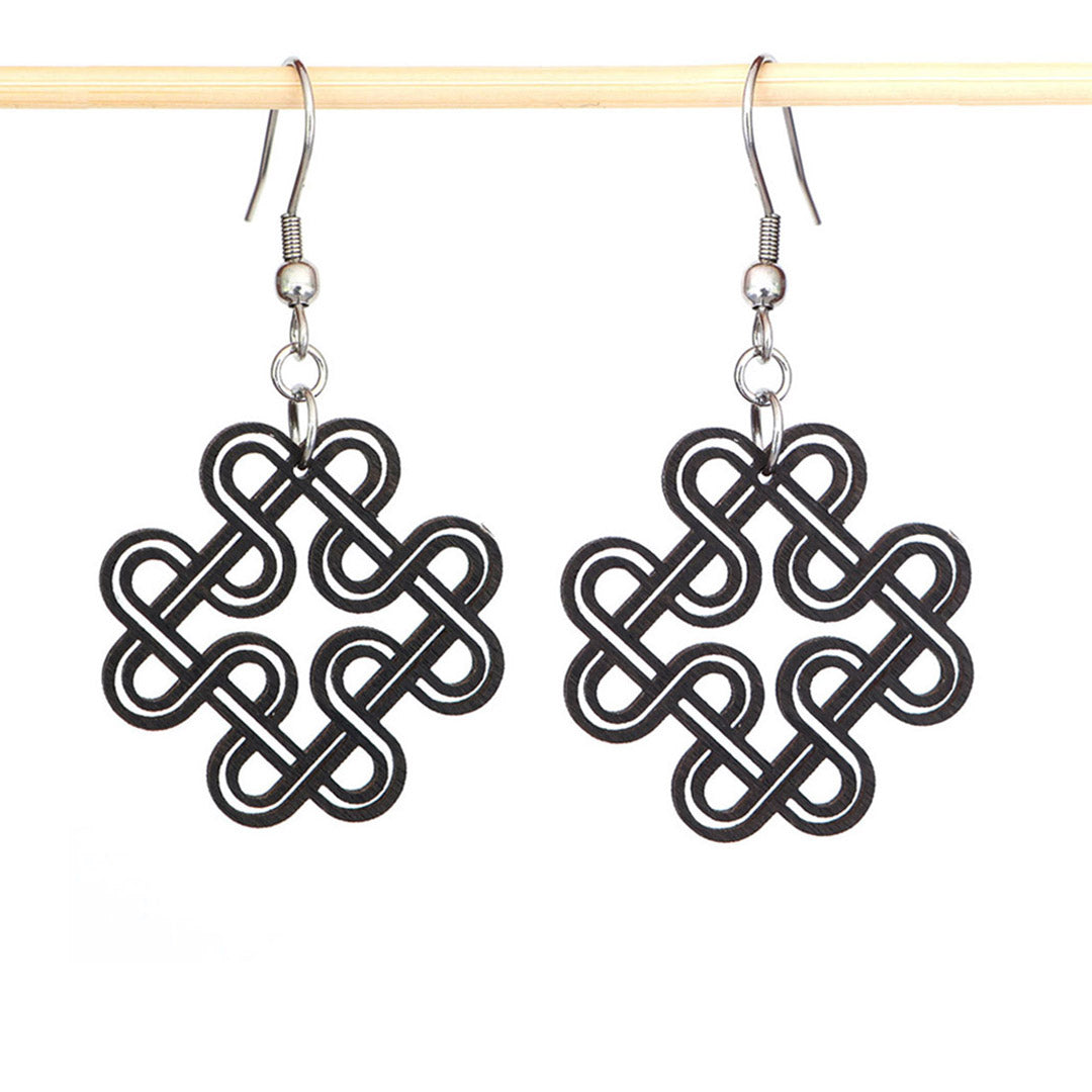 Pune -korvakorut pieni musta